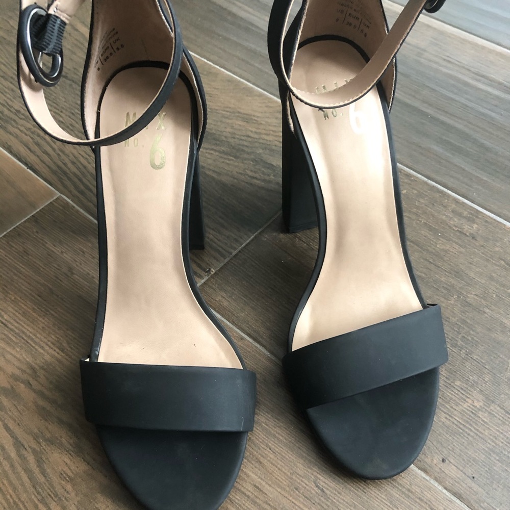Mix No. 6 block heels in black